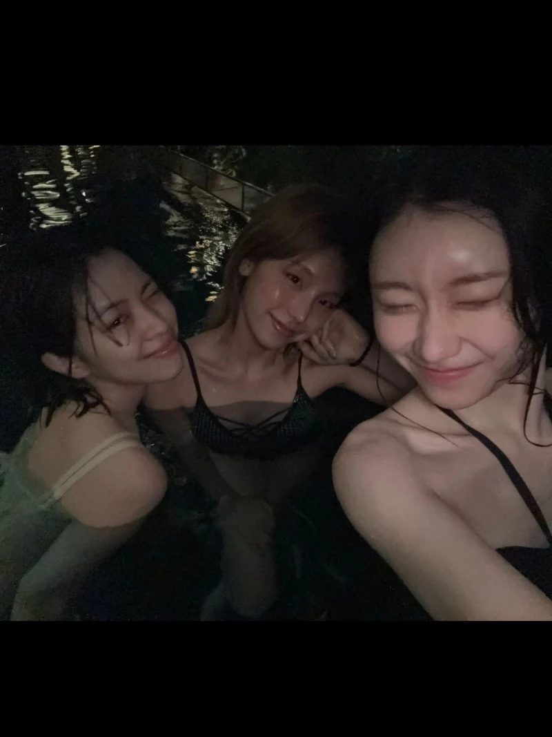 있지 예지 수영복-11