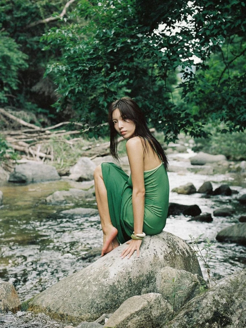 계곡 화보 촬영중인 지삼-14