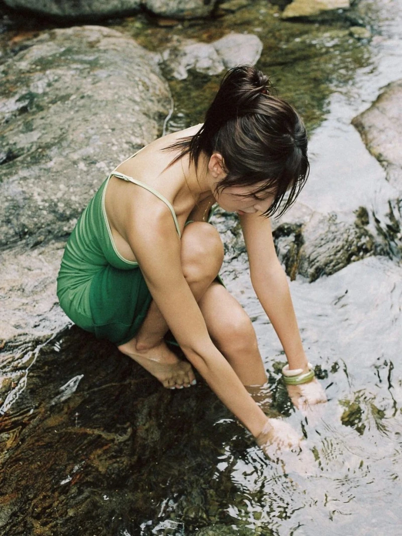 계곡 화보 촬영중인 지삼-17