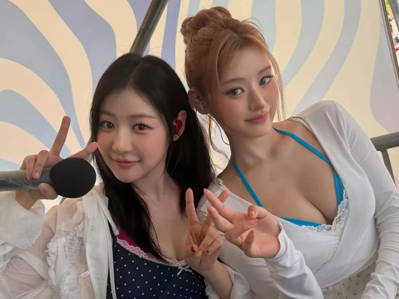 피프티피프티 아테나 파란 비키니-2