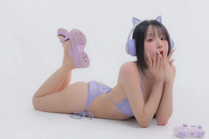 화보촬영 중인 은지 비키니-2