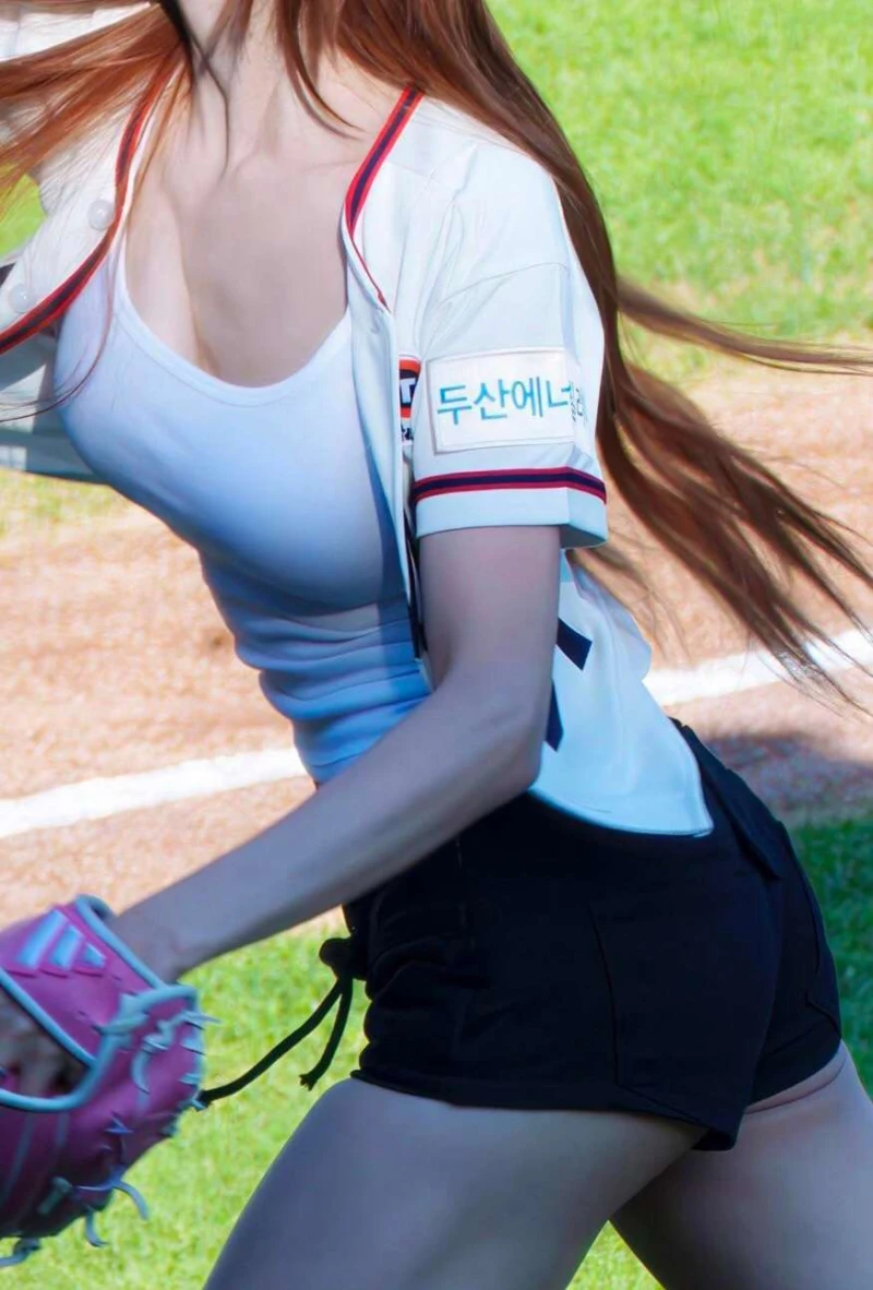 권은비 시구사진 고화질-2