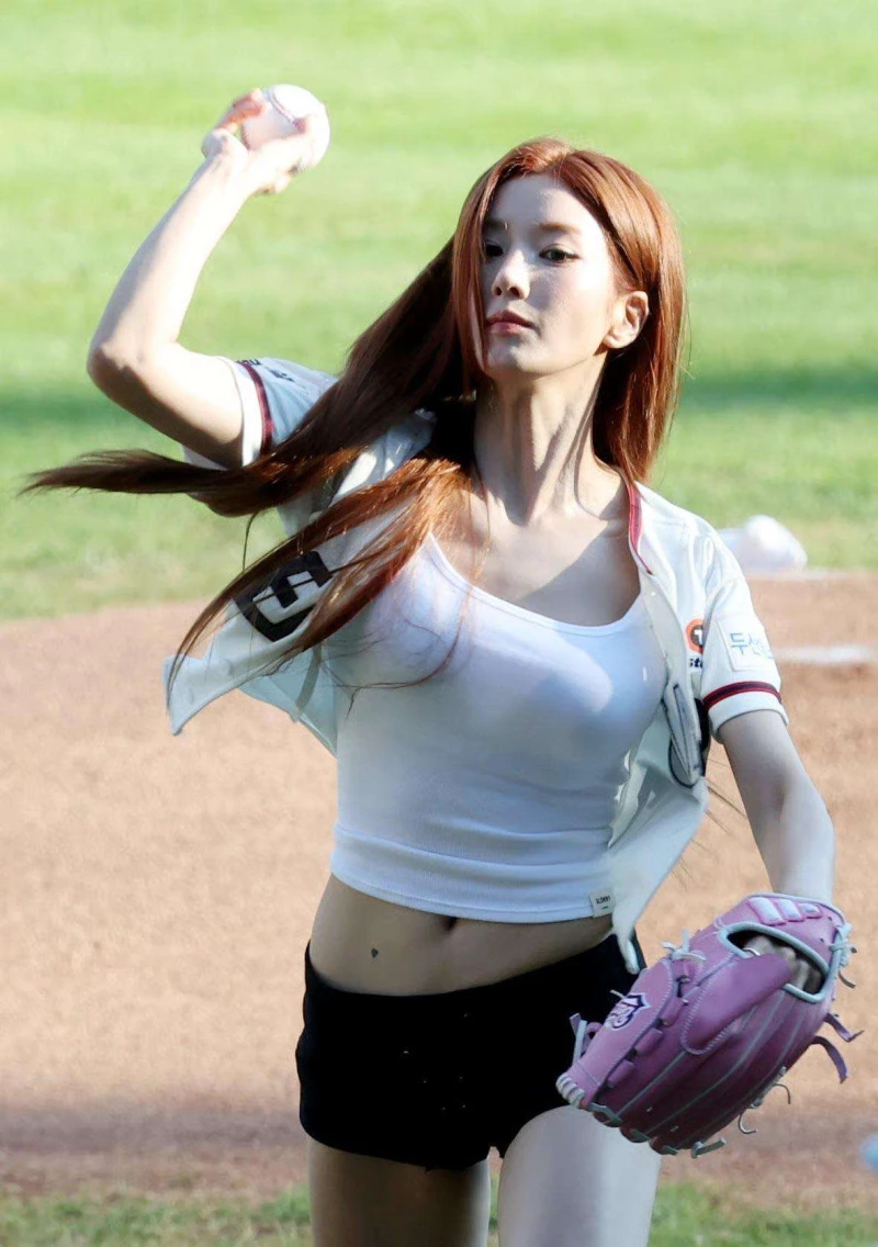 권은비 시구사진 고화질-7