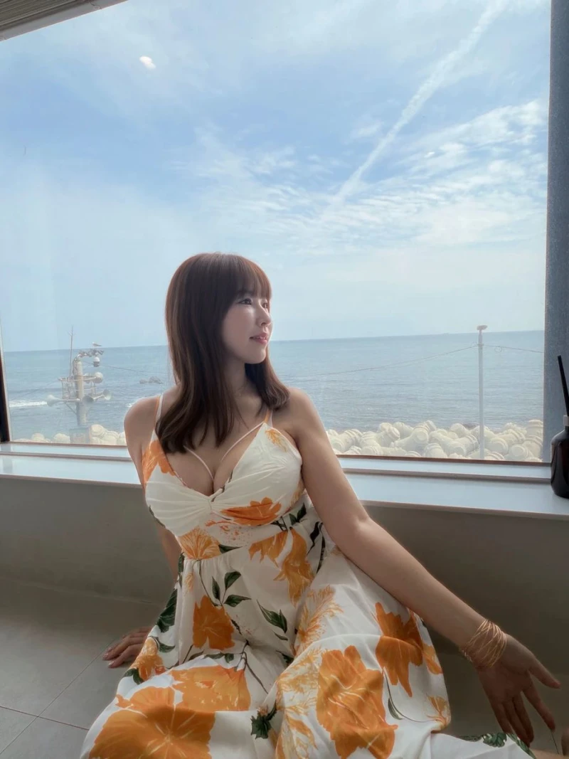 부산 여행중인 낯익은 일본 누나-2