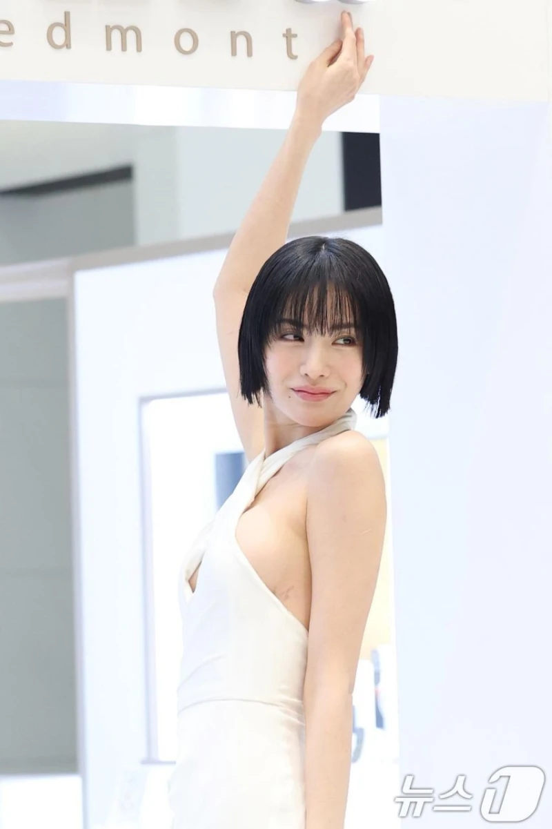 애프터스쿨 출신 나나 최근 드레스 노브라 옆가슴