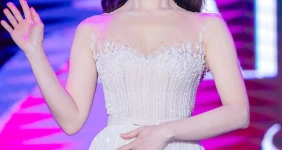 박선영 아나운서 드레스