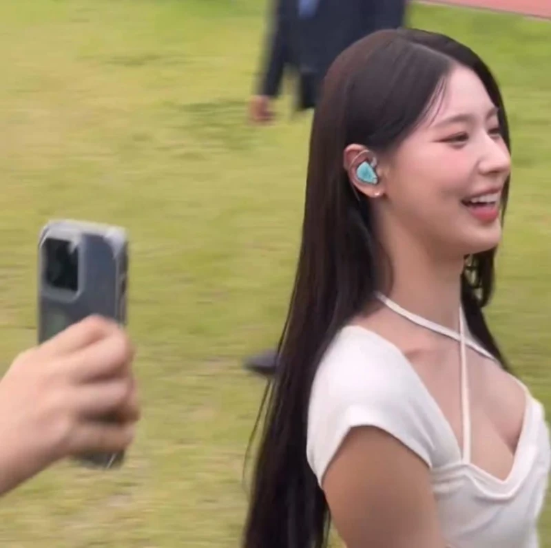 홀터넥 티셔츠 아이들 미연-2