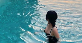 피겨 스케이팅 선수 최다빈 검은색 수영복 몸매