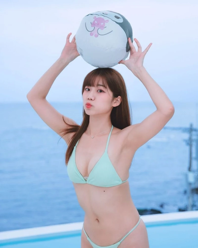 전직 치어리더 모델 심유이 상큼한 비키니 몸매-2