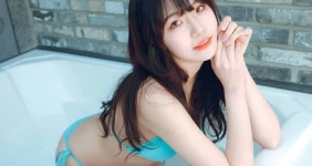 수련수련 이렇게 보니까 이미지가 좀 다르네