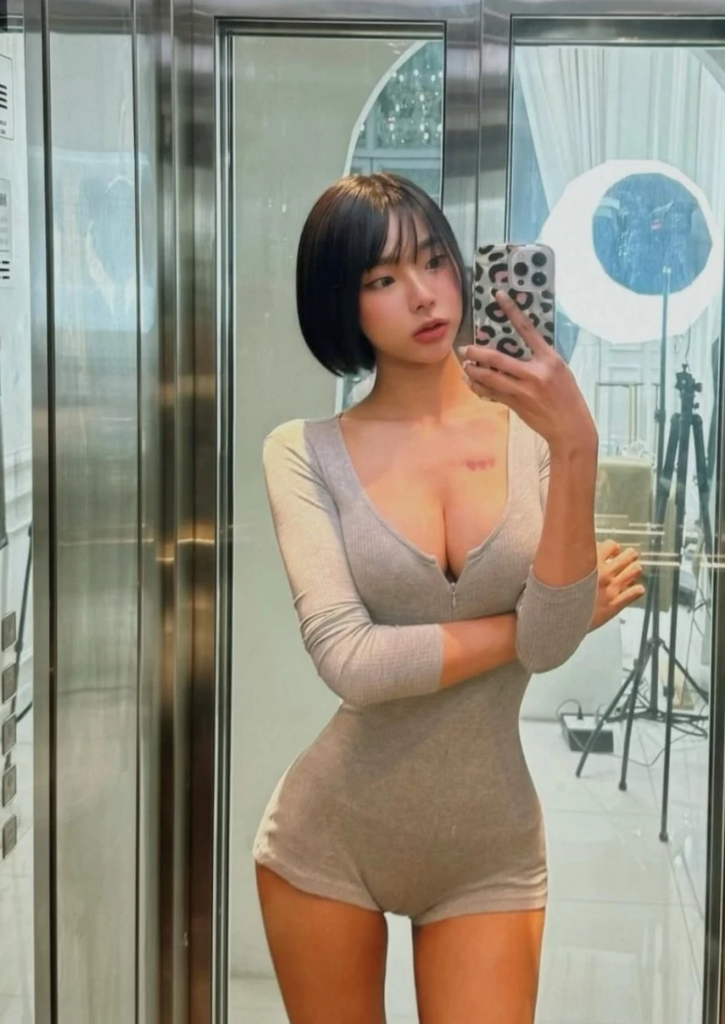 몸매좋은 여자가 입으면 진짜 야한옷