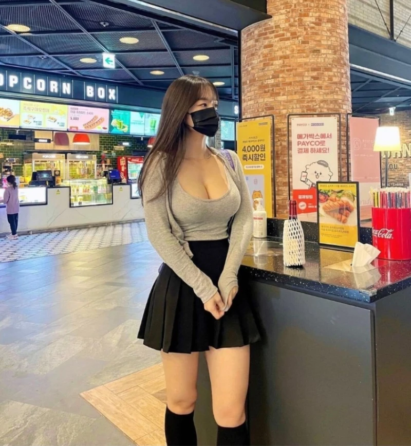 몸매 좋은 여친이랑 데이트.. 1인칭 시점