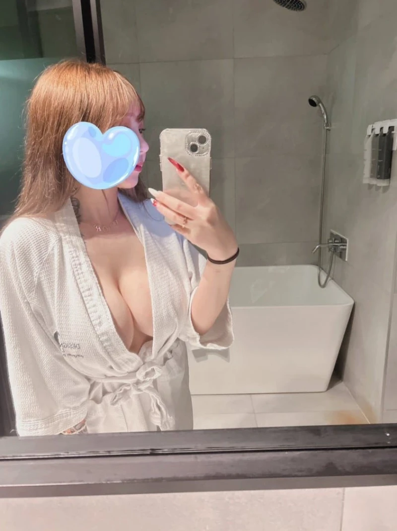 야한셀카 즐기는 누나들