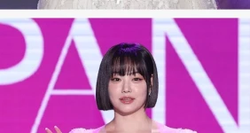 강미나 화이트 드레스 가슴.. jpg