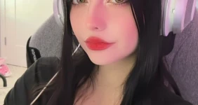 이 미모에 가슴까지 다 가졌네