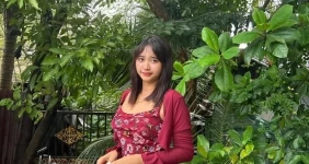 꽃 구경 좋아 한다는 처자