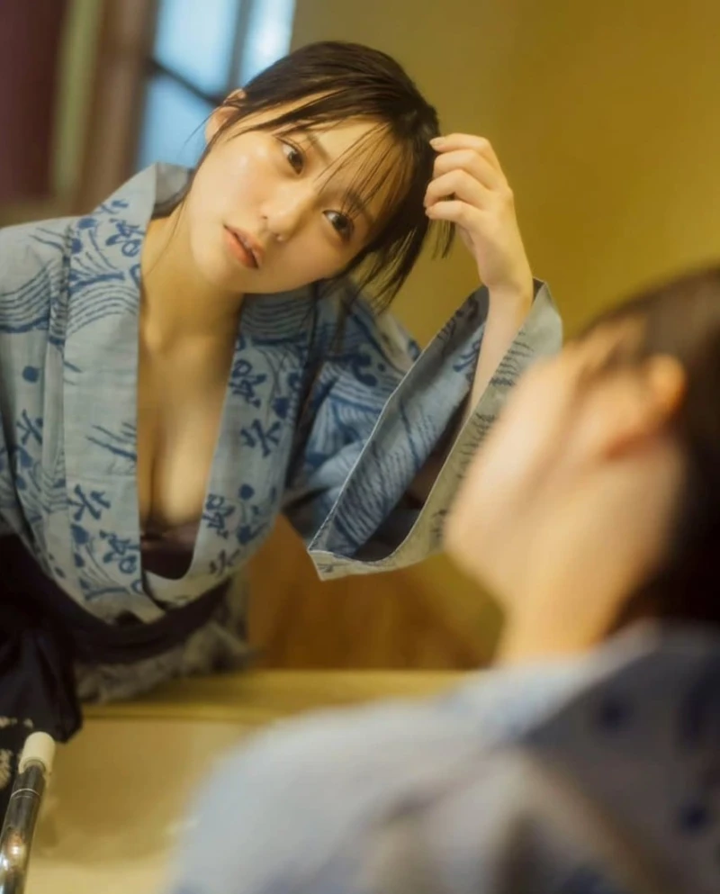 야한육체 보여주는 전통의상 누나