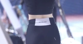 장유진 치어리더 래시가드 뒷태