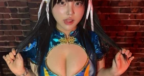 얼굴는 귀여운데 몸이 안귀엽네