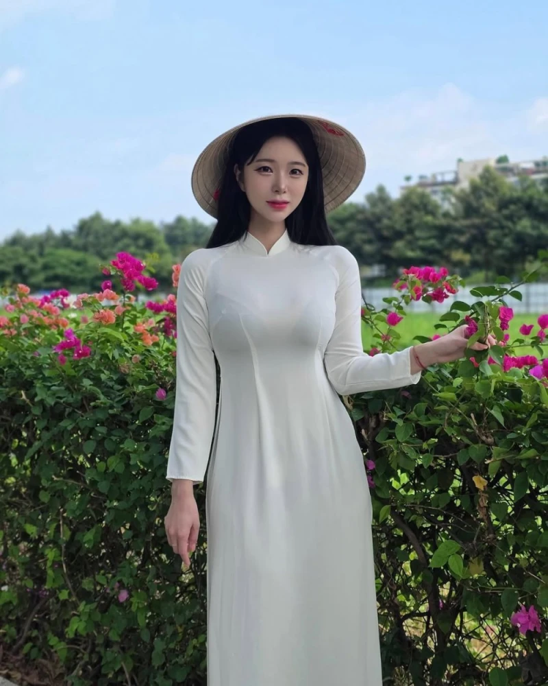 베트남 전통의상입은 한국 누나-2