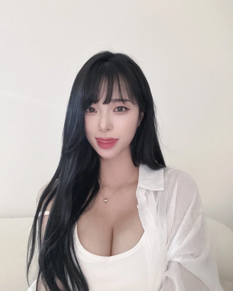 베트남 전통의상입은 한국 누나-3