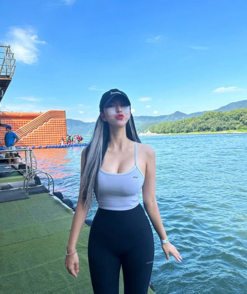 베트남 전통의상입은 한국 누나-5