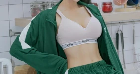 ㅇㅎ)볼륨감 넘치는 오징어게임 레이싱 모델 소희
