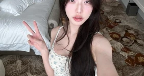 ㅇㅎ)침대에서도 빵 먹는 여자친구