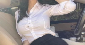 민한나 이런 의상 참 좋아하더라