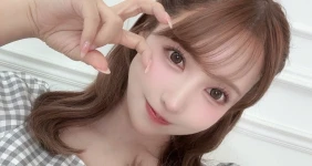 야동 업계 은퇴한 미카미 유아 근황