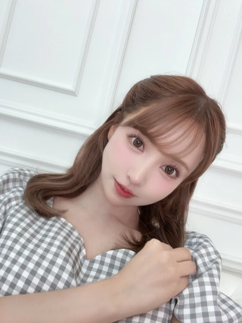 야동 업계 은퇴한 미카미 유아 근황-2