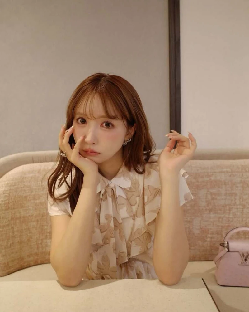 야동 업계 은퇴한 미카미 유아 근황-6
