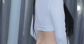 구멍 많이난 문월