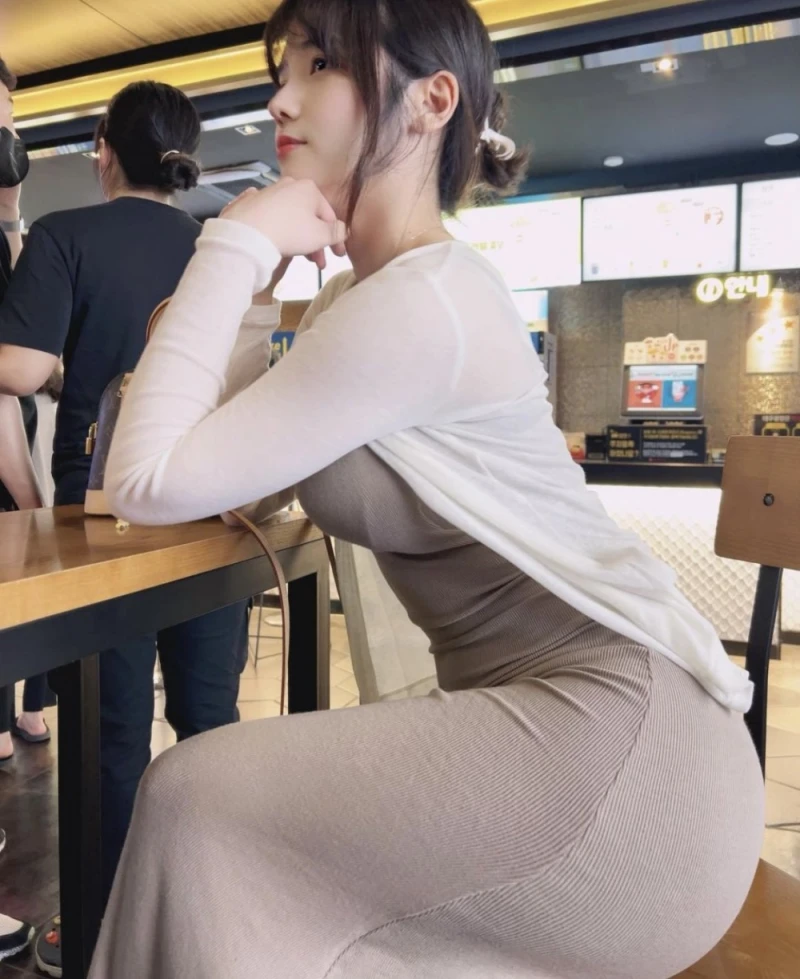 신도시미시룩을 입은 아내를 지켜보는 남편시점