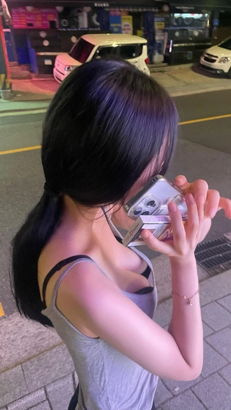 사진 찍는걸 부끄러워하는 여사친-2