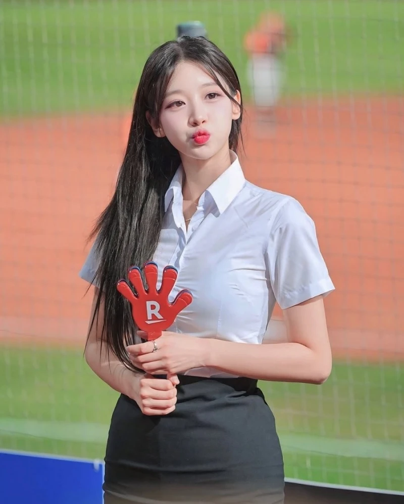 우수한 치어리더 인스타 미모 & 몸매-2
