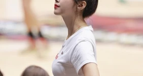 치어리더 안지현 티셔츠 볼륨감