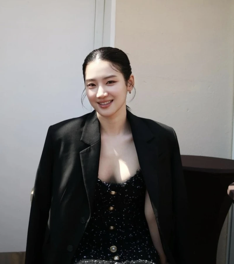 박주현 칸 영화제 드레스 슴골 노출-2
