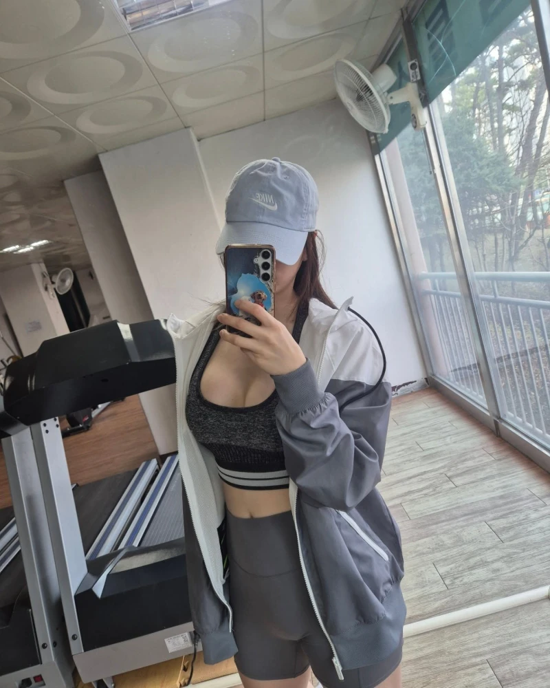 운동 열심히 하는 민E-6