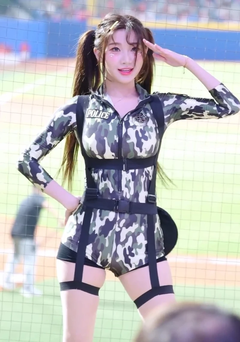 이주은 치어리더 밀리터리룩 슴 크기ㄷㄷ-3