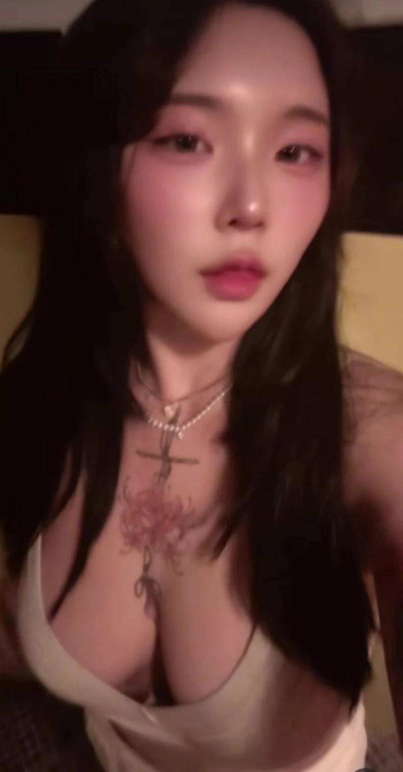 진짜 다 완벽한데 문신이...