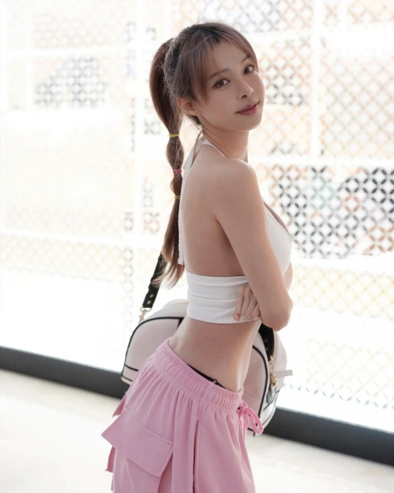 말레시아 모델겸 배우인 누나 캐서린 리
