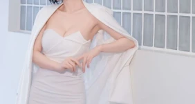 레이싱 모델 송주아가 입어주는 오피스룩