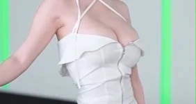 모터쇼 뽀얀 누나 송주아