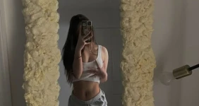 아침에 선호하는 여자친구 셀카
