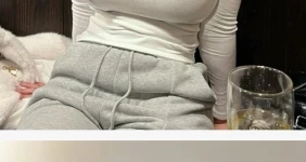 일단 가슴이 크면 뭘 입어도 이쁨