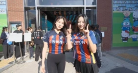 김현영 치어리더 가슴만 큰 줄 알았는데 빵댕이도 미쳤네