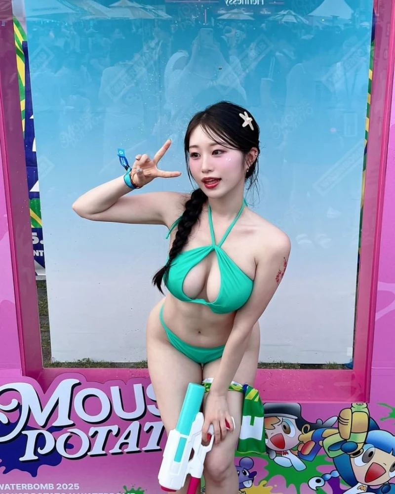 이 분도 워터밤에서 인기 많았겠는데 ㄷㄷ-11