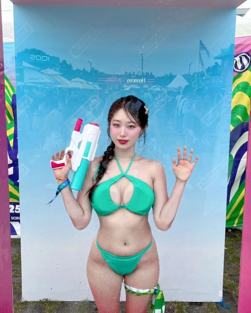 이 분도 워터밤에서 인기 많았겠는데 ㄷㄷ-15