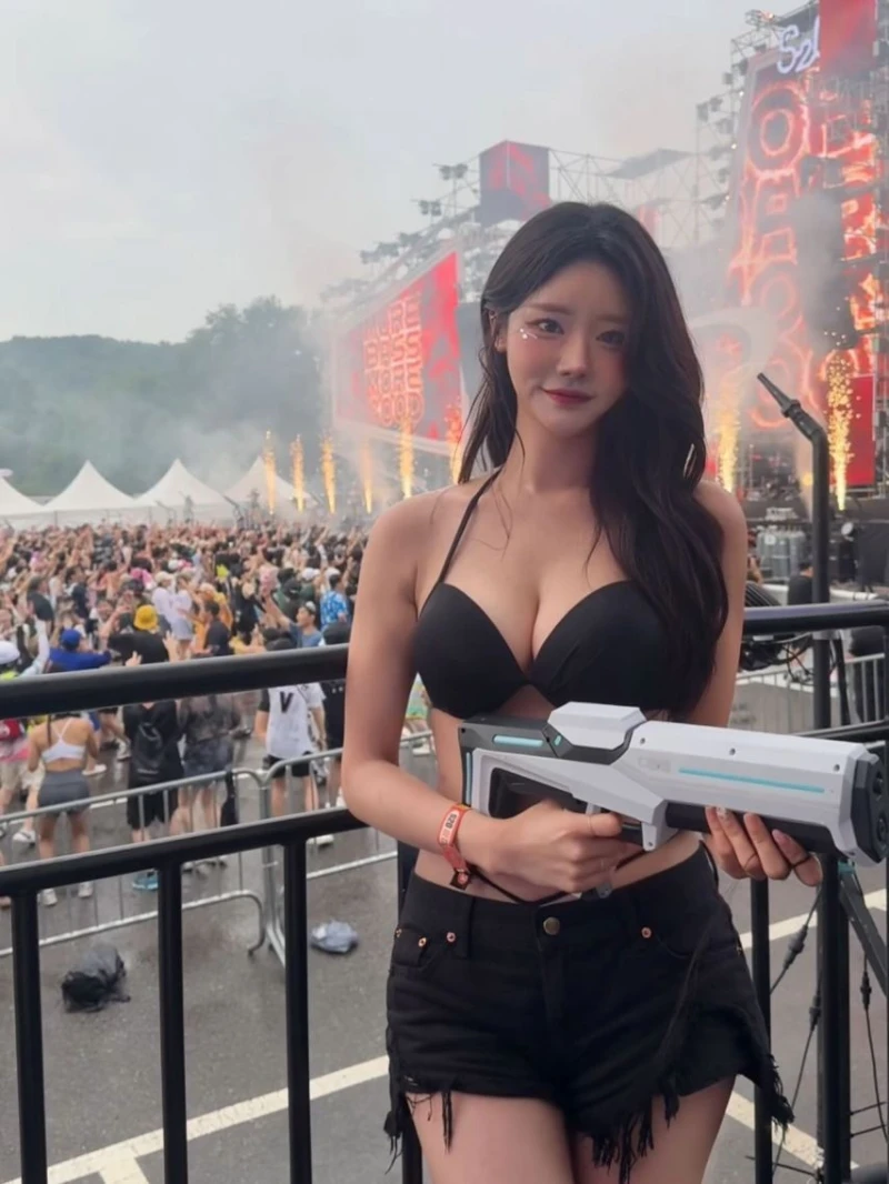화끈하게 입어준 인플루언서